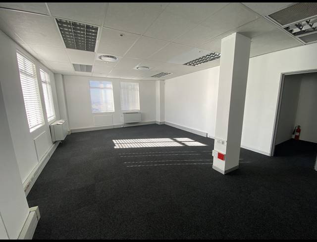 138M² OFFICE TO LET IN STEENBERG
